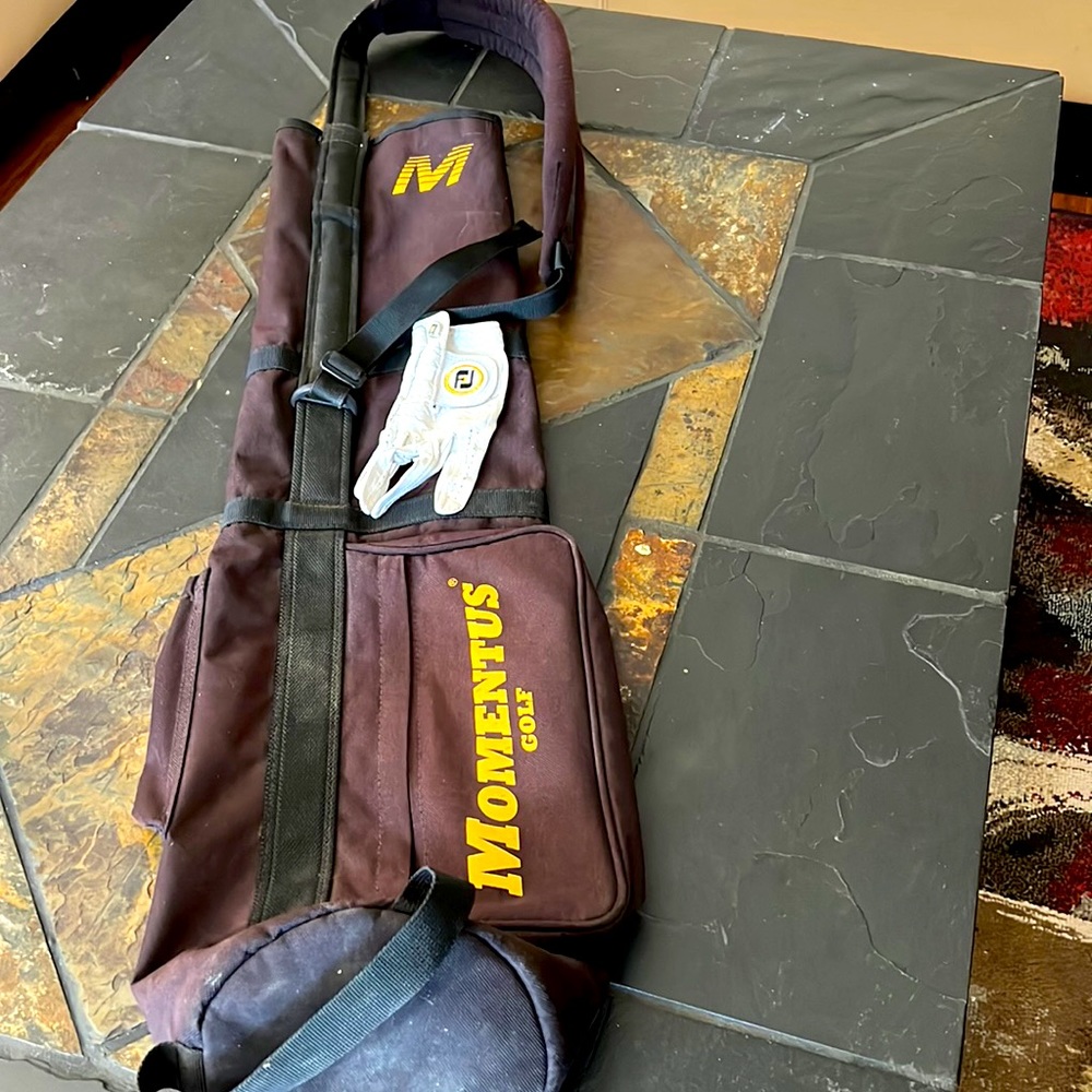 Momentus small golf bag, great condition